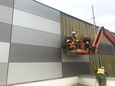 Moderne metalen en composiet gevelbekleding